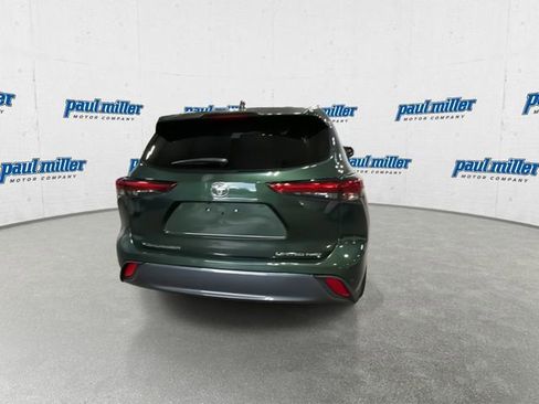 Used 2023 Toyota Highlander Limited image 10