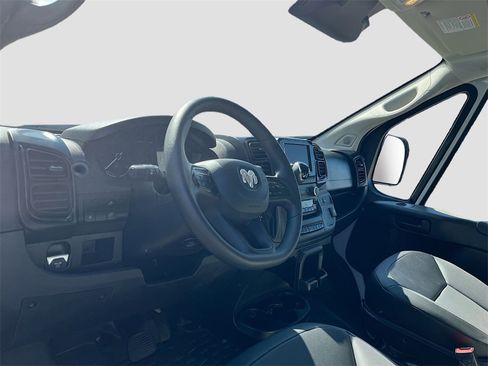 Used 2024 RAM ProMaster 2500 w/ Convenience Group image 9