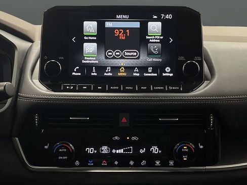 Used 2022 Nissan Rogue Platinum w/ Head-Up Display Package image 9