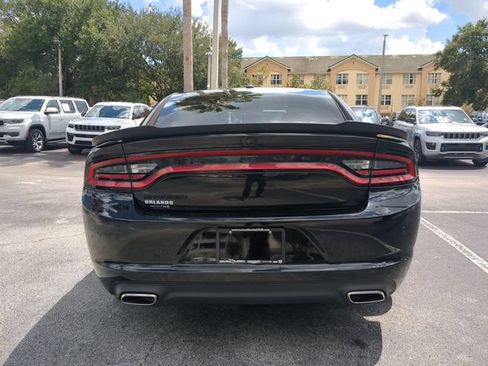 Used 2022 Dodge Charger SXT w/ Driver Convenience Group RWD image 6