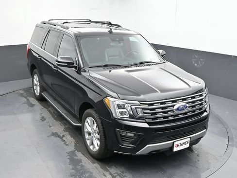 Used 2020 Ford Expedition XLT w/ Equipment Group 202A AWD/4WD image 23