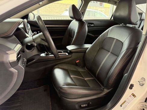 Used 2025 Nissan Altima 2.5 SR FWD image 4