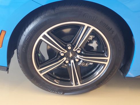 Used 2025 Ford Mustang Premium RWD image 6
