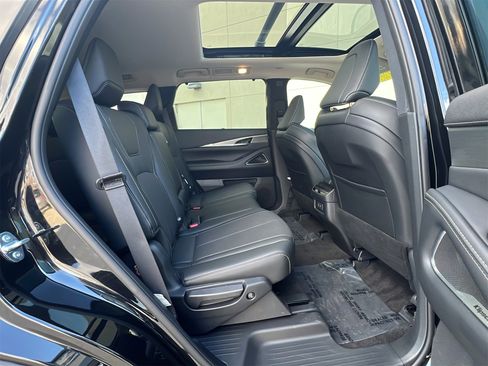 Certified 2026 INFINITI QX60 Luxe w/ Cargo Package image 30