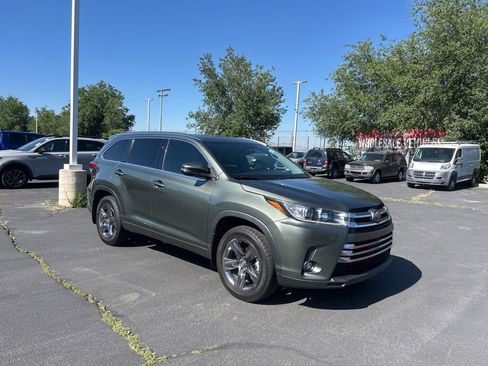 Used 2019 Toyota Highlander Limited Platinum AWD/4WD image 1