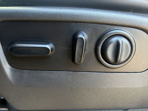 Used 2020 Chevrolet Silverado 1500 High Country w/ Technology Package image 13