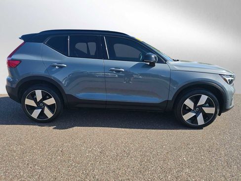 Used 2023 Volvo XC40 Recharge Ultimate image 9