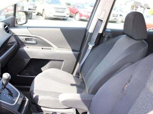 Used 2012 MAZDA MAZDA5 Touring w/ Moonroof & Audio Pkg image 14