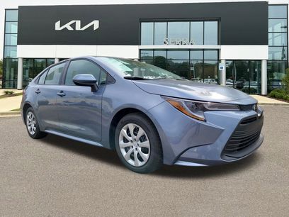 Used 2025 Toyota Corolla LE w/ Convenience Package