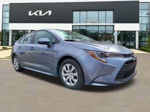 Used 2025 Toyota Corolla LE w/ Convenience Package image 1