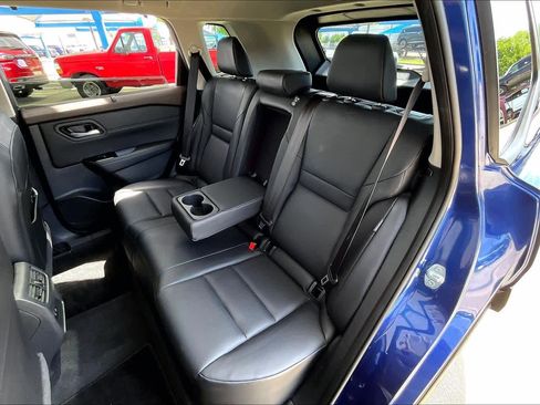 Used 2023 Nissan Rogue SV w/ SV Premium B Package image 21