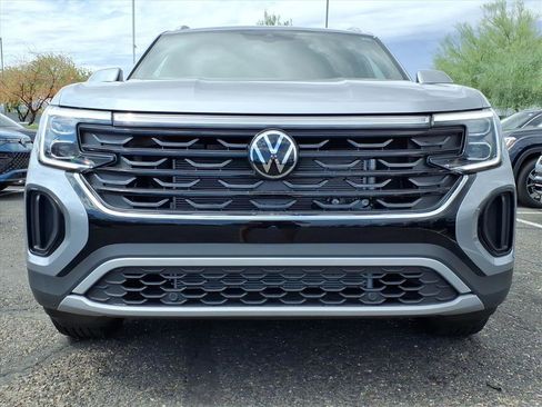 New 2026 Volkswagen Atlas Cross Sport SE image 2