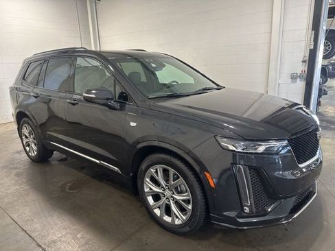 Used 2020 Cadillac XT6 Sport image 3