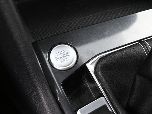 Used 2022 Volkswagen Tiguan SE R-Line image 32