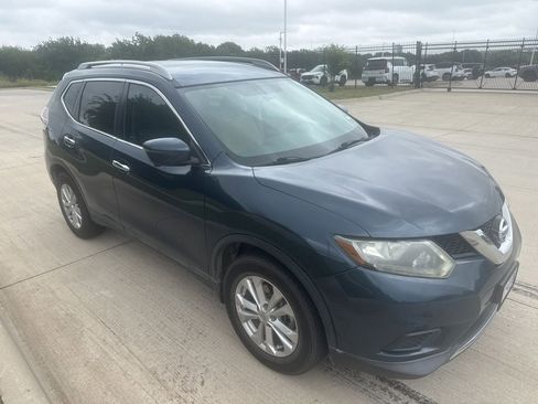 Used 2016 Nissan Rogue SV w/ SV Premium Package FWD image 2