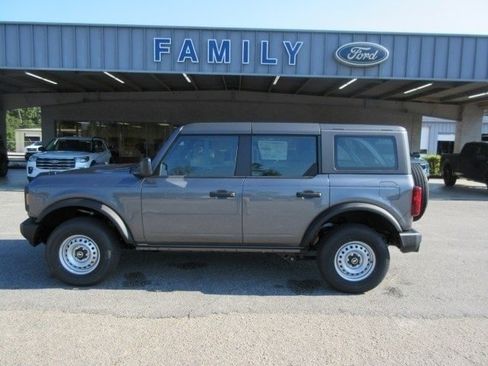 New 2025 Ford Bronco 4-Door AWD/4WD image 2