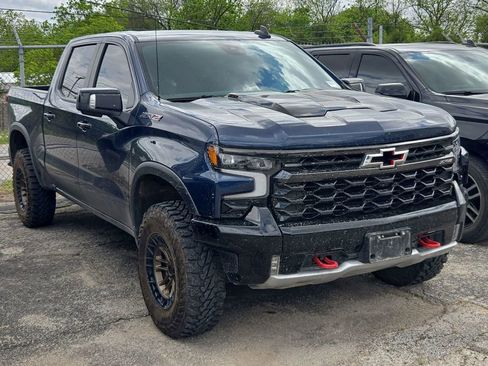 Used 2023 Chevrolet Silverado 1500 ZR2 w/ Technology Package image 1