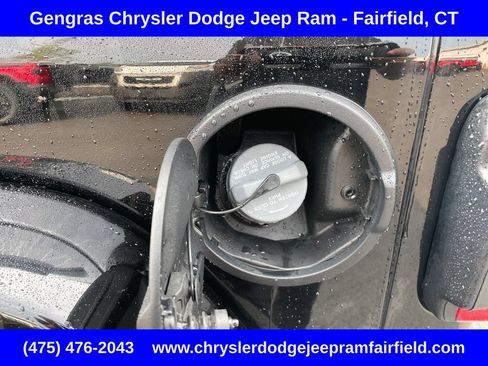 Used 2023 Jeep Wrangler Unlimited Sahara w/ Cold Weather Group AWD/4WD image 33