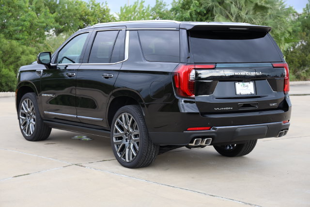 New 2026 GMC Yukon Denali Ultimate w/ LPO, Floor Liner Package AWD/4WD image 5