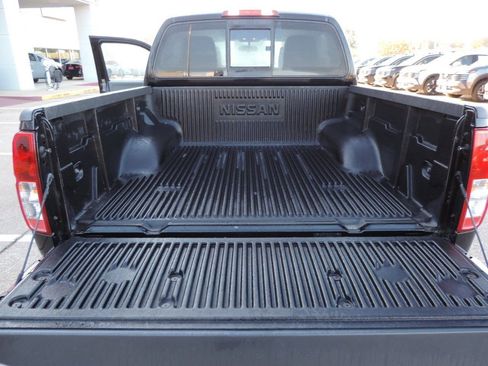 Used 2016 Nissan Frontier SV image 18