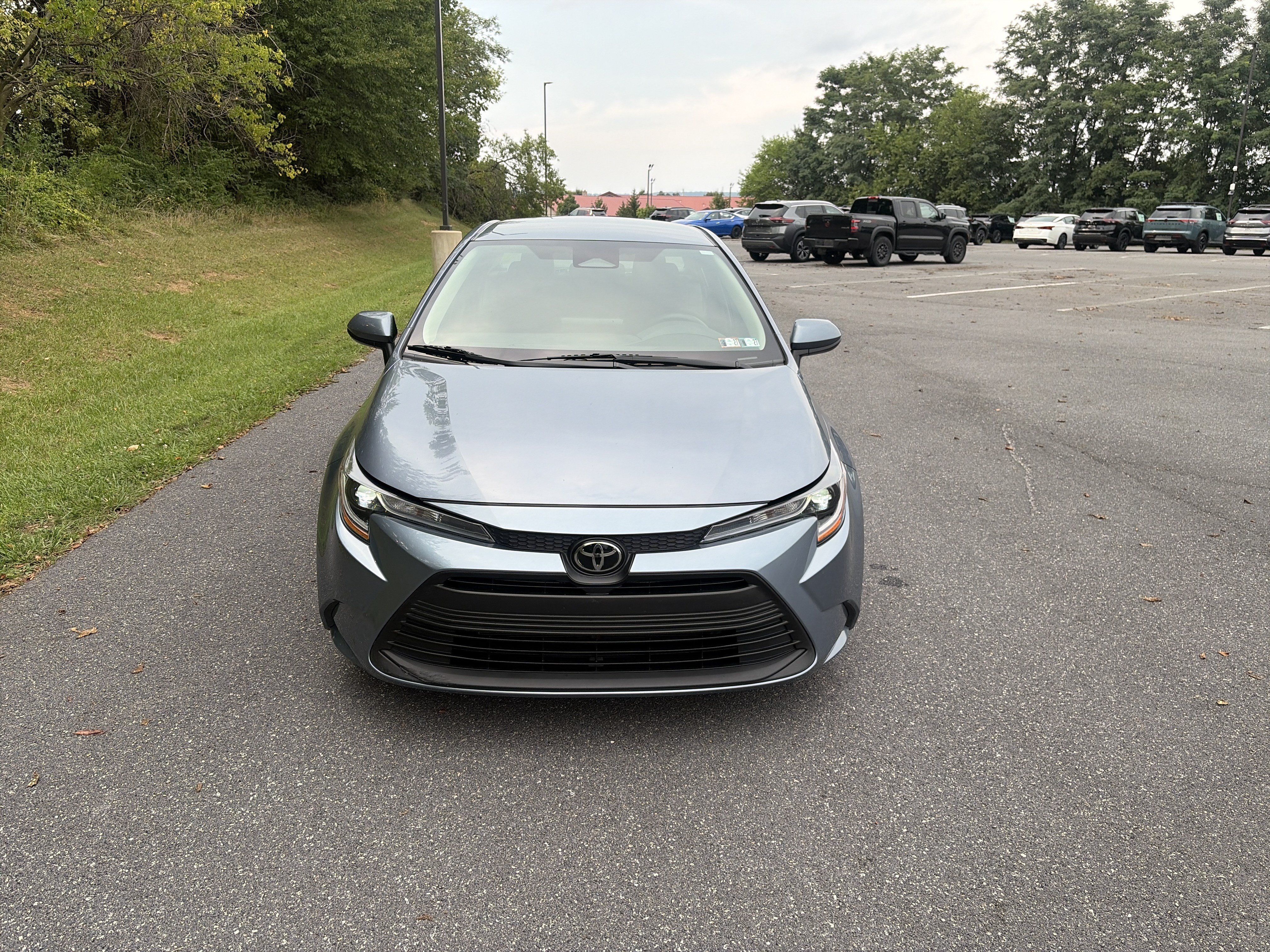 Used 2024 Toyota Corolla LE FWD image 2