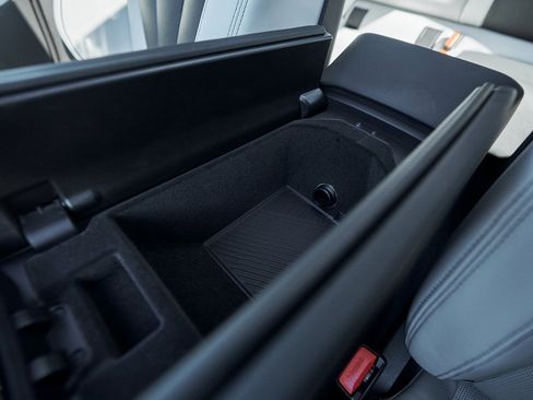 Used 2025 BMW M5 Touring image 68