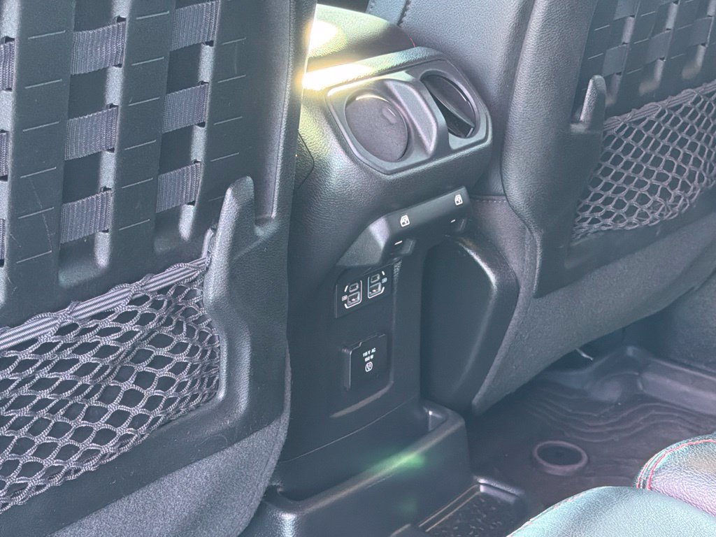Used 2023 Jeep Wrangler Unlimited Rubicon w/ LED Lighting Group AWD/4WD image 18