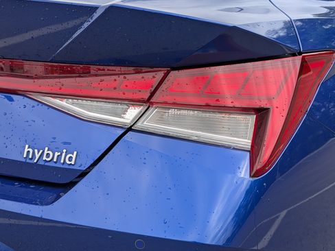 Used 2023 Hyundai Elantra Limited FWD image 17