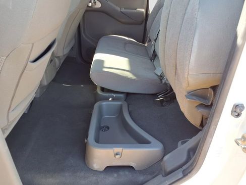 Used 2019 Nissan Frontier SV image 24