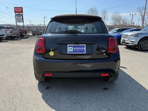 Used 2022 MINI Cooper SE FWD image 9