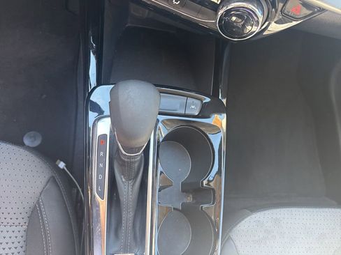 Used 2025 Chevrolet Trax LT image 5