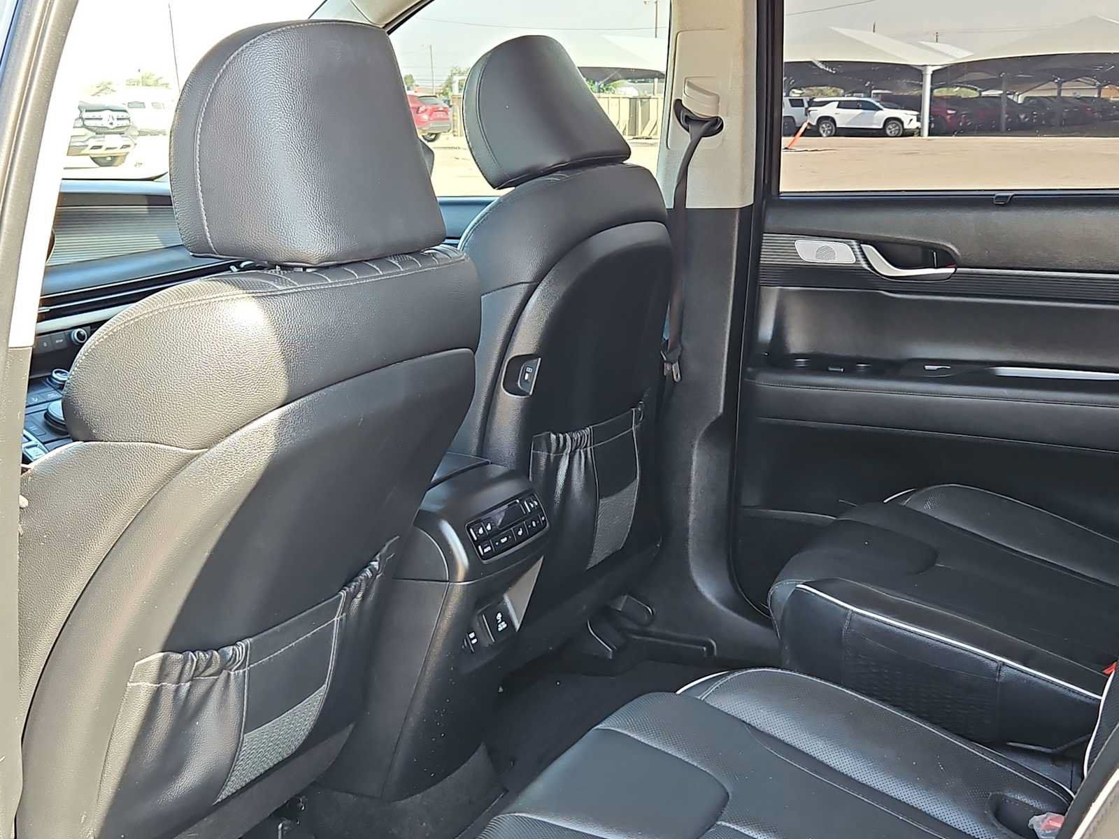 Used 2023 Hyundai Palisade Limited FWD image 16