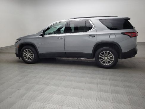 Used 2023 Chevrolet Traverse LT image 3