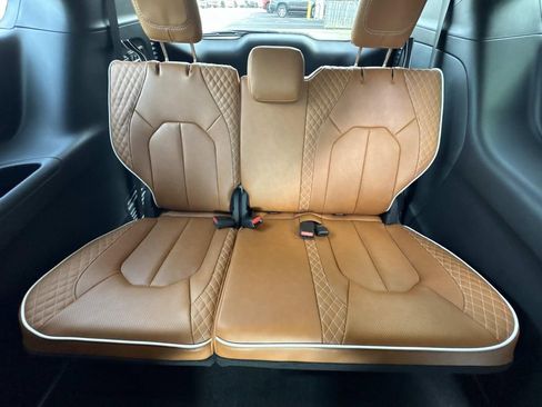 New 2026 Chrysler Pacifica Pinnacle image 21
