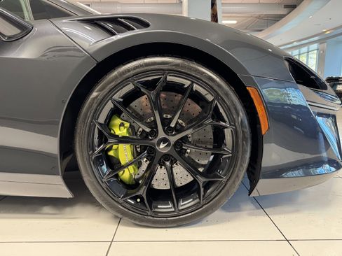 Used 2023 McLaren Artura image 17
