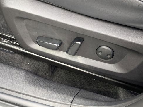 Used 2025 Mitsubishi Outlander SE image 15