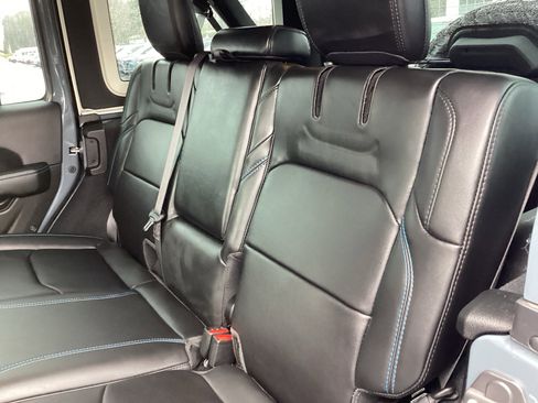 Used 2024 Jeep Wrangler Unlimited Rubicon 4xe image 13