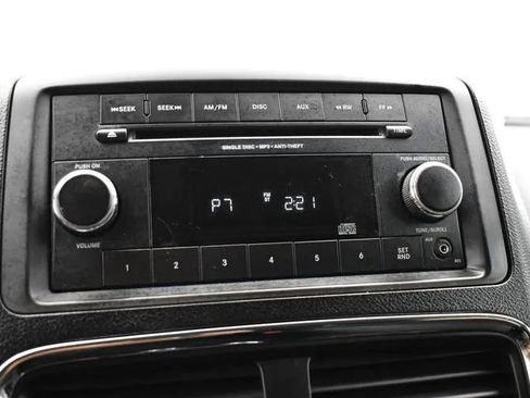 Used 2012 Dodge Grand Caravan American Value Package FWD image 27