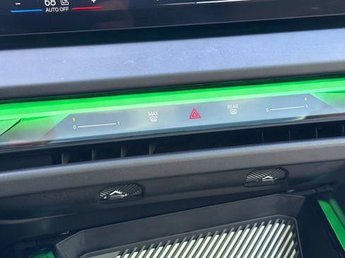 Used 2025 BMW X3 xDrive30i w/ Convenience Package image 26