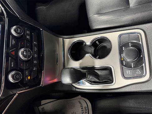 Used 2021 Jeep Grand Cherokee Limited image 22