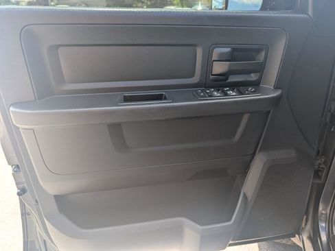 Used 2017 RAM 1500 Express AWD/4WD image 36