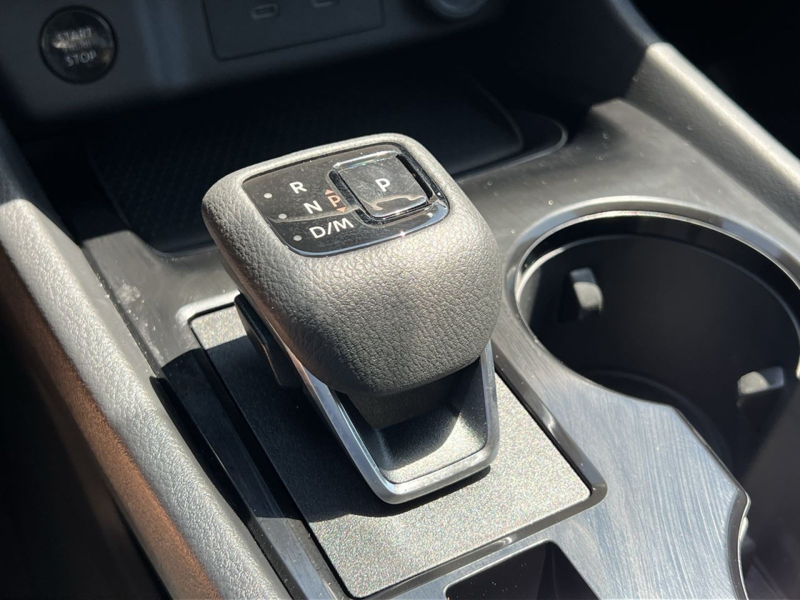 Used 2025 Nissan Rogue S AWD/4WD image 19