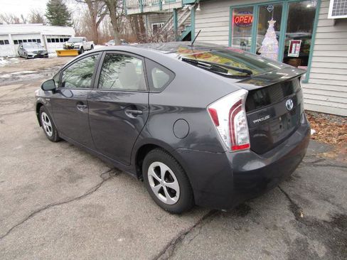 Used 2015 Toyota Prius Four image 32