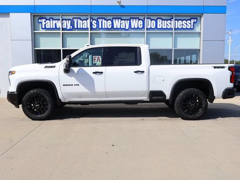 New 2026 Chevrolet Silverado 2500 LTZ w/ LTZ Plus Package AWD/4WD image 7