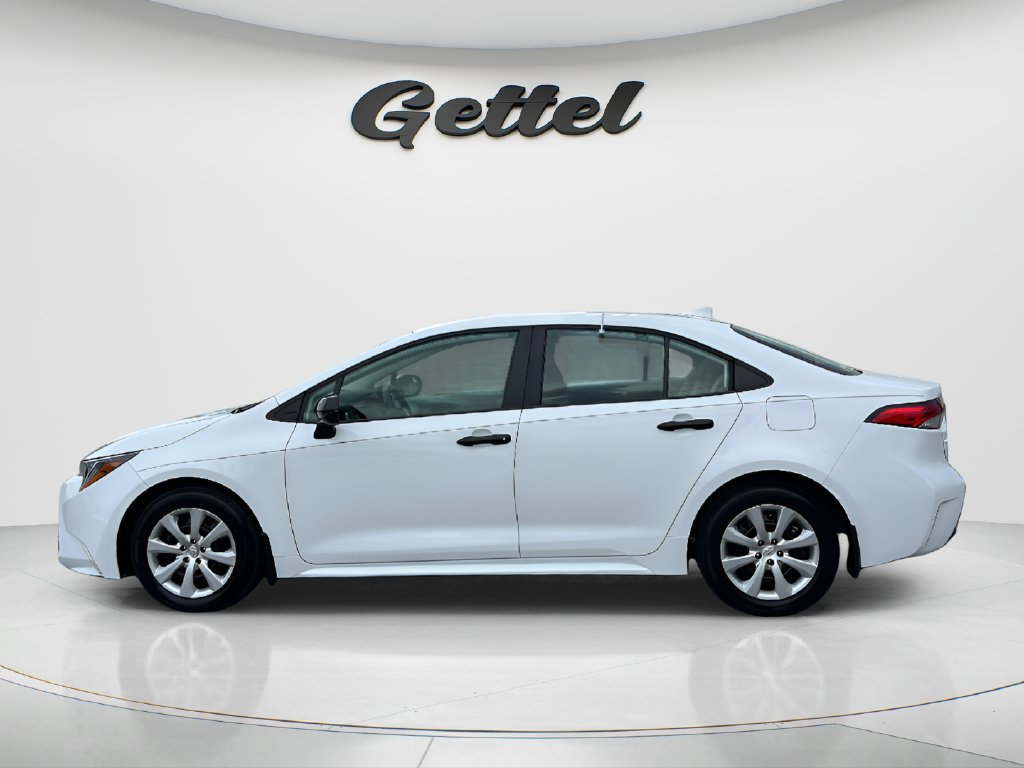 Used 2025 Toyota Corolla LE FWD image 8