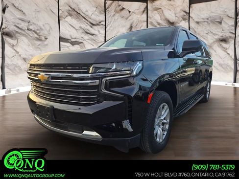 Used 2024 Chevrolet Suburban LT image 1