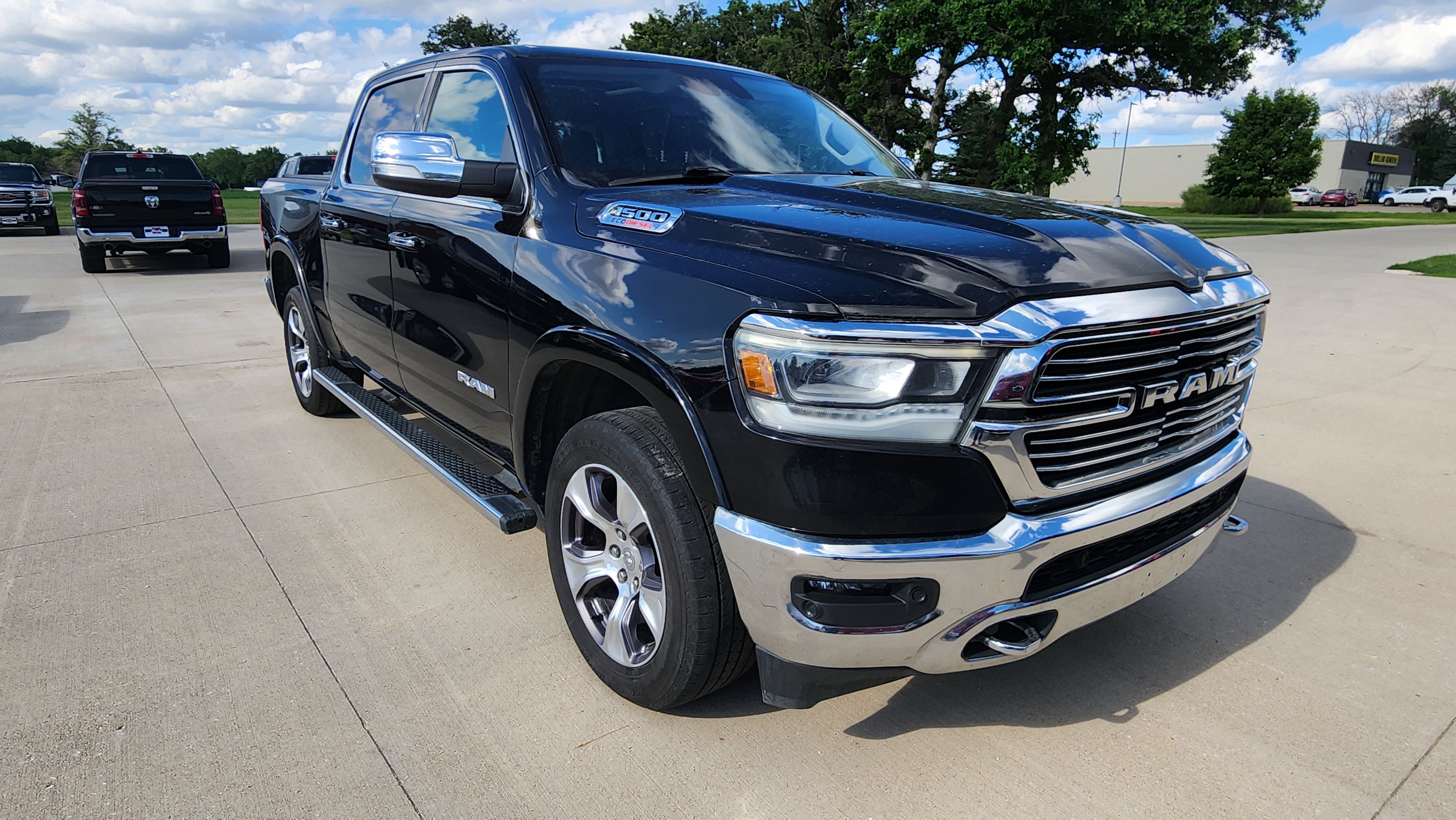 Used 2022 RAM 1500 Laramie AWD/4WD image 3