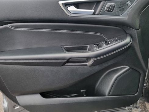 Used 2024 Ford Edge Titanium image 13