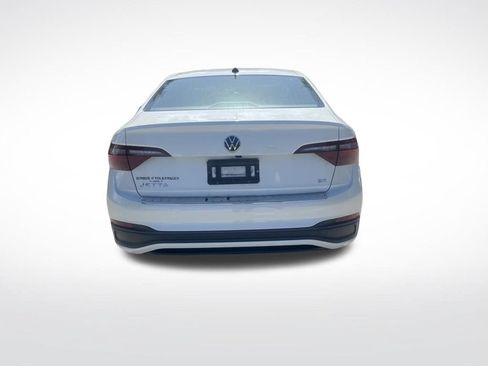 Used 2024 Volkswagen Jetta SE w/ Panoramic Sunroof Package FWD image 6