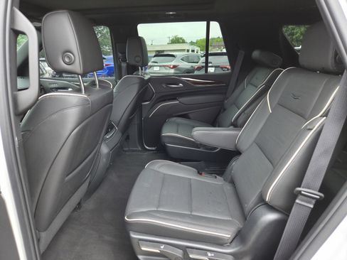 Used 2023 Cadillac Escalade Premium Luxury w/ LPO, Floor Liner Package AWD/4WD image 5